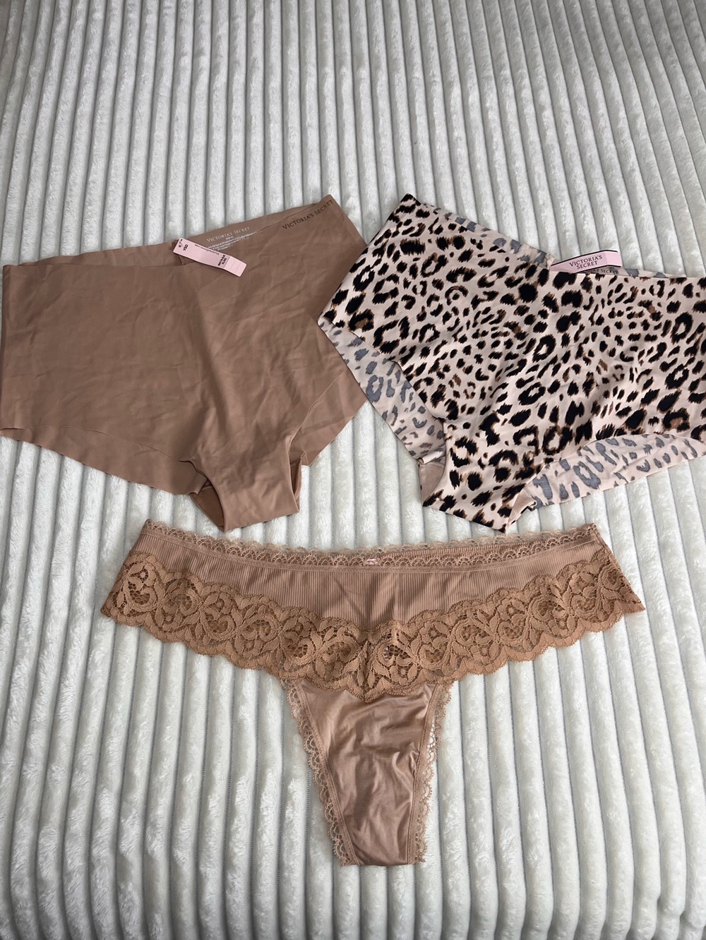 Victoria’s Secret Nude & Leopard Seamless Lace Thong and Hipster Set Size XL NWT